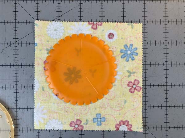 Fabric Yo Yo Fabric Behind Disc