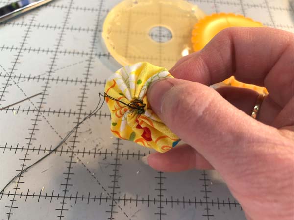 Fabric Yo Yo Finish Knot