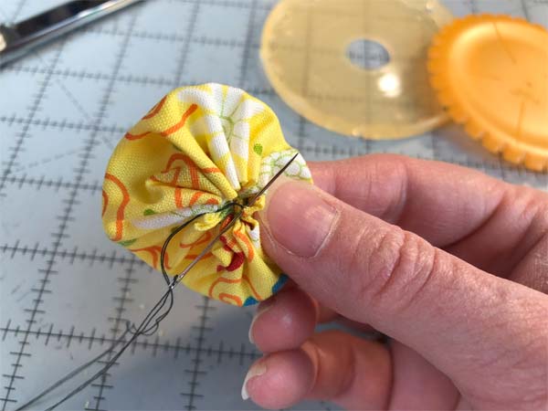 Fabric Yo Yo Make Knot