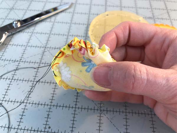 Fabric Yo Yo Pull Thread to gather