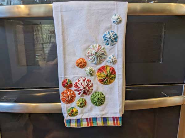 Fabric Yo-yo Towel Random Placement Sample