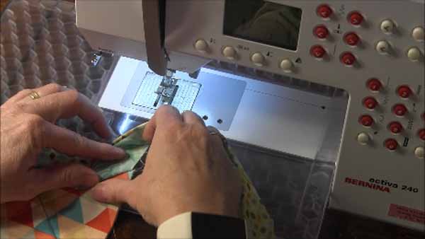 Flange Quilt Binding Tutorial Fold 45 Degree angle