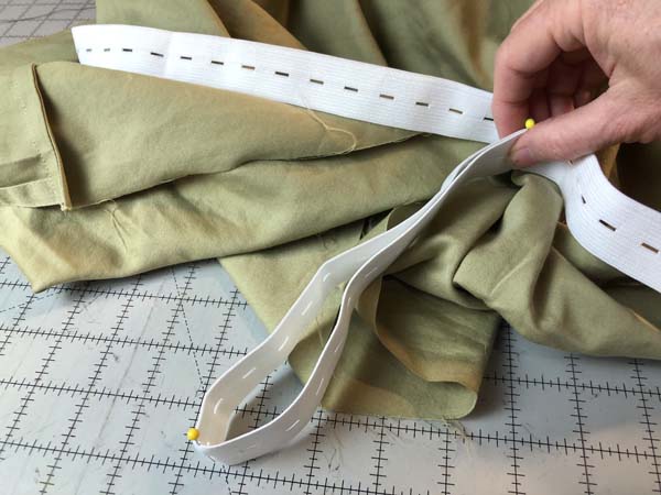 Flat to Fitted Sheet Fold Elastic Into Quadrants