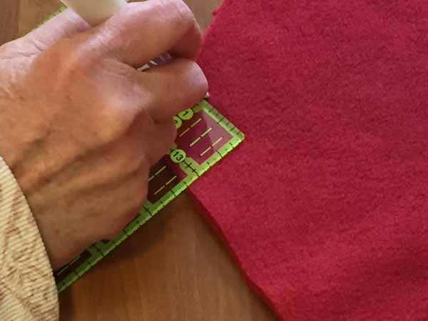 Fleece Heart Pillow Mark Line