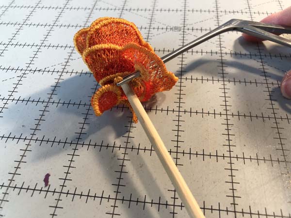 Freestanding Lace Flowers 8 Use Alligator Clip to Grab Buttonette