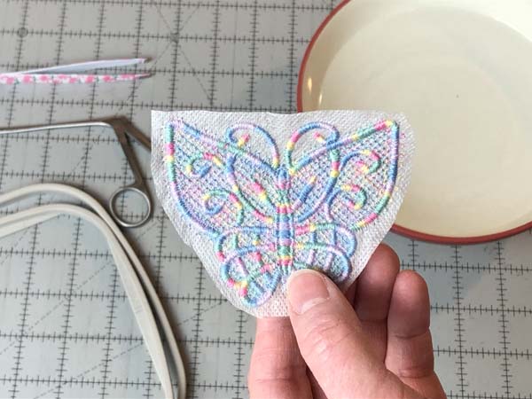 Freestanding Lace Tips Cut Extra Stabilizer