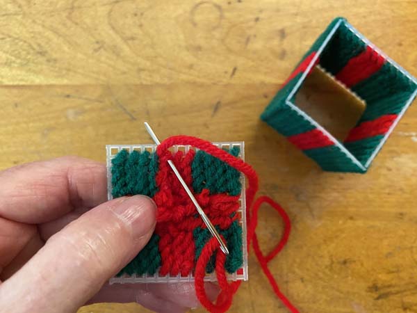 Gift Box Ornament 24