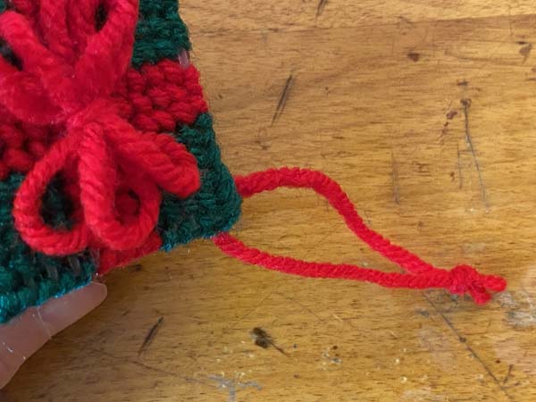 Gift Box Ornament 31