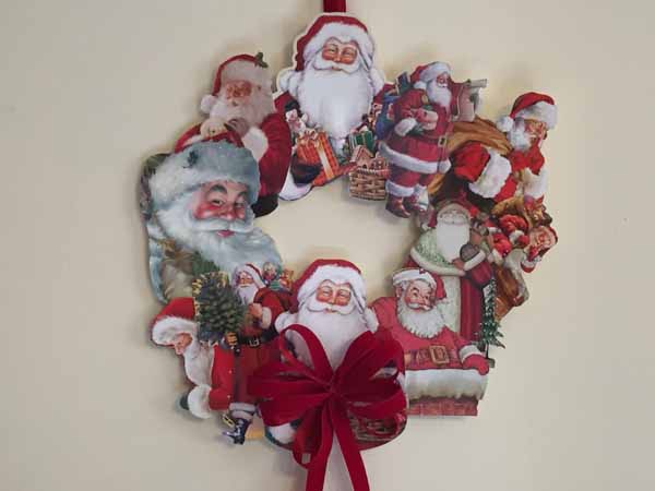 Greeting Card Wreath Tutorial Santa Finished With Bow Hanging