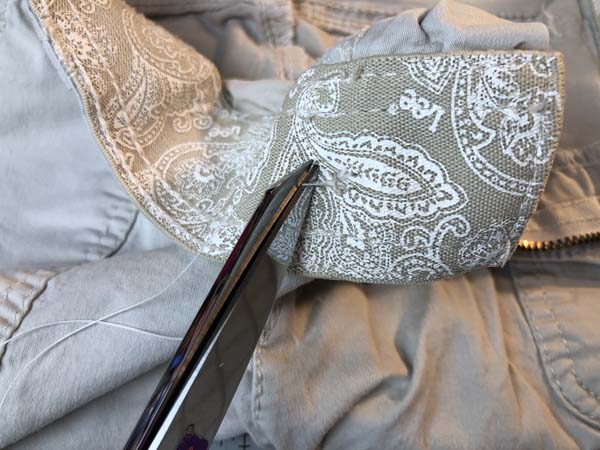 Hand Sew Button 24 trim threads