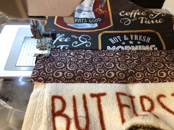 Hanging Towel 39 edgestitch around band