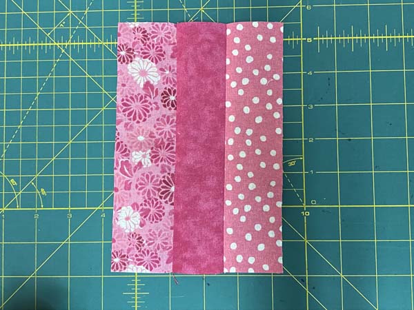 Heart Mug Rug 23 Side Strips Sewn