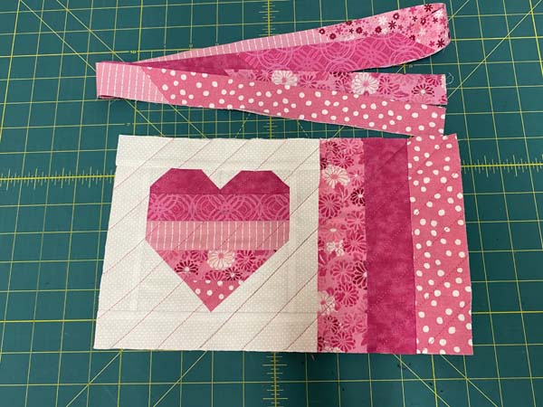 Heart Mug Rug 31 Scrappy Binding