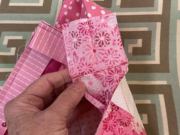 Heart Mug Rug 36 Binding Attached