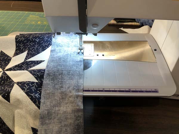 Hunters Star Quilt Sewing On Borders