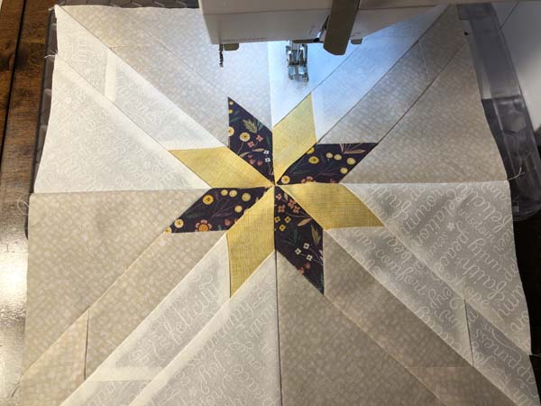 Hunters Star Table Runner 19 Finished Block