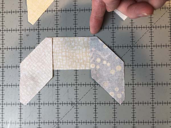 Hunters Star Table Runner 8 Fabric Correct Way