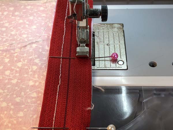 Install a Zipper 16 Sew along zipper teeth