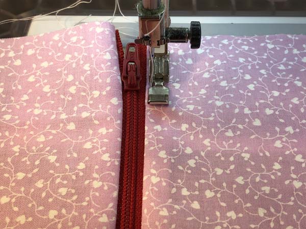 Install a Zipper 24 Edgestitch