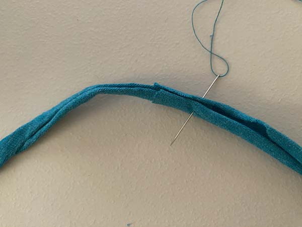 Join T Shirt Yarn Sew 6 Needle through