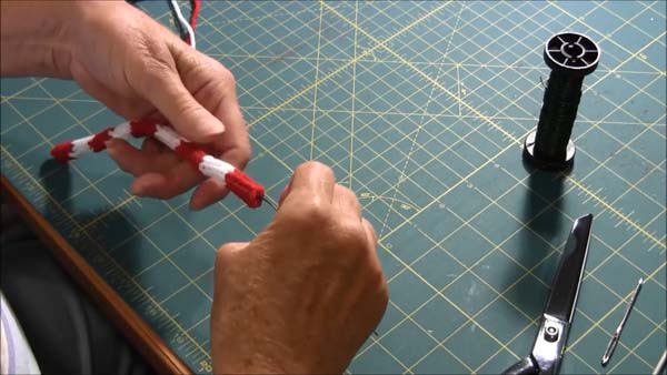 Knitted Candy Cane Ornament 16 Insert Wire 2