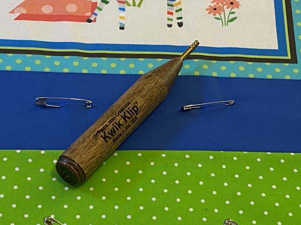 Kwik Klip Tool Closeup On Quilt