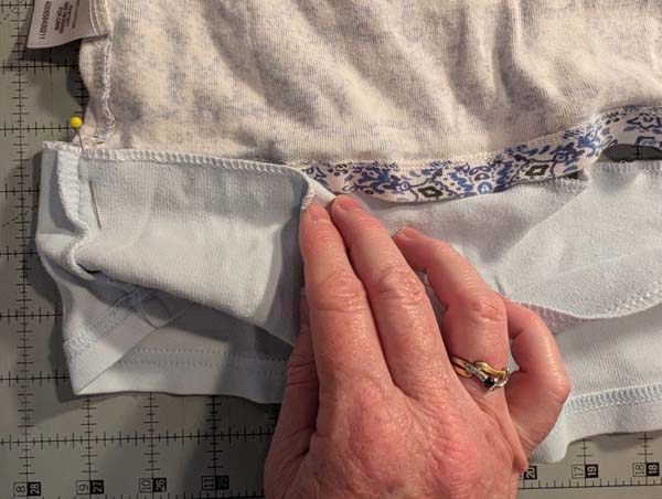 Lengthened Tshirt Method 1 9 Overlap original hem