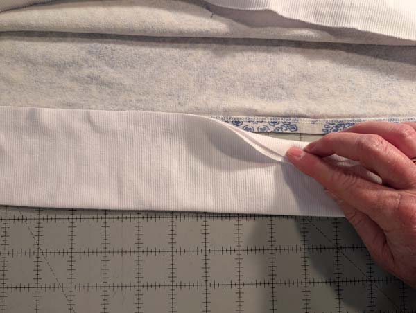 Lengthened Tshirt Method 3 4 Align Tube along t shirt hem