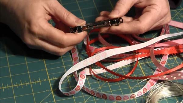 Loopy Ribbon Bow Barrette_1.1.2