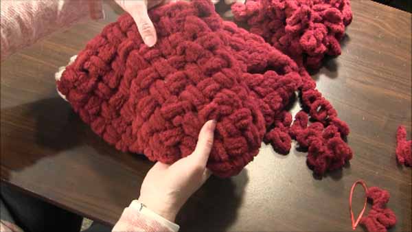 Loop Yarn Criss-Cross Scarf - Connected