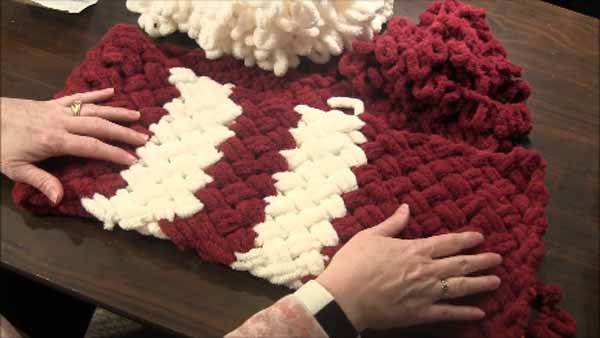 Learn to make a Criss-Cross Scarf with Loop Yarn