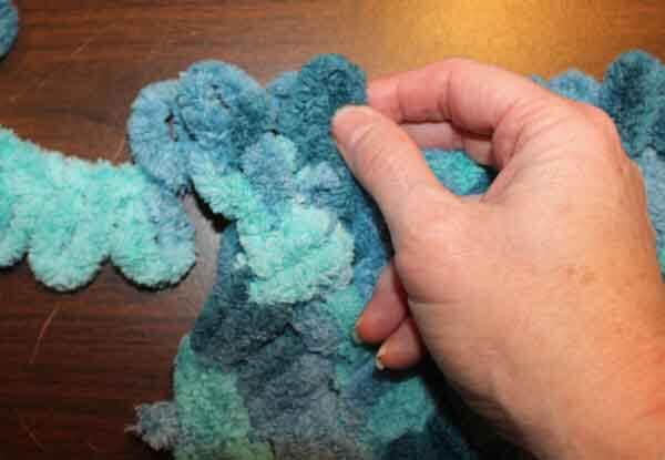 Loop Yarn Criss Cross Stitch Tutorial - Cross Left over Right