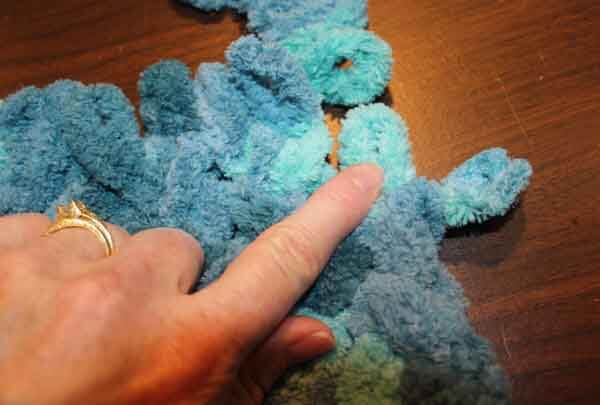 Loop Yarn Criss Cross Stitch Tutorial - Leave last loop unworked