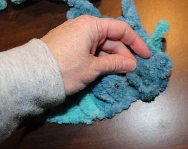 Loop Yarn Criss Cross Stitch Tutorial - Insert rightmost loop