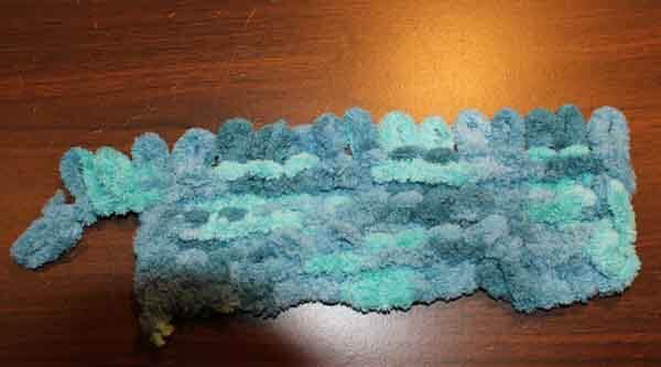 Loop Yarn Garter Stitch Tutorial - Row finished