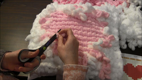 Loop Yarn Heart Pillow - Trim Ends