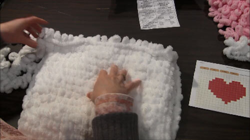 Loop Yarn Heart Pillow - Join Pillow