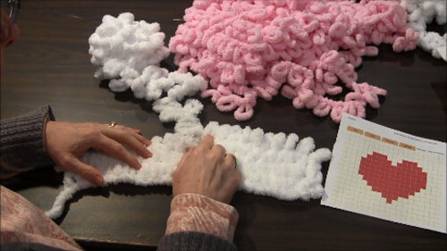 Loop Yarn Heart Pillow - Row 4