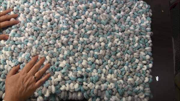 Loop Yarn Loopy Bath Rug Tutorial - Completed Rug