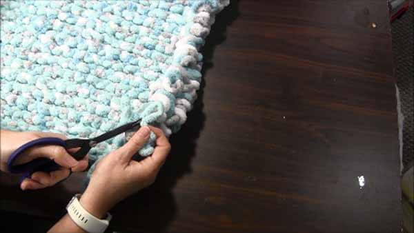 Loop Yarn Loopy Bath Rug Tutorial - Cut Loop Open