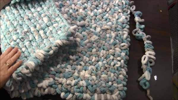 Loop Yarn Loopy Bath Rug Tutorial - Rows Complete