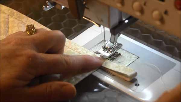 Machine Binding a Pot holder - Loop