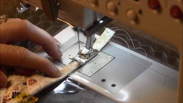 Machine Binding a Pot holder - Sew Binding Down