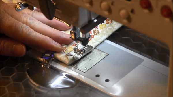 Machine Binding a Pot holder - Sew Down Corner
