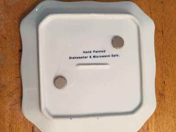 DIY Magnetic Pin Dish_attach magnets