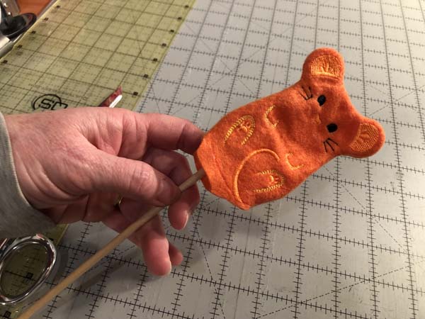 Mouse Cat Toy 11 Use Point to push out ears