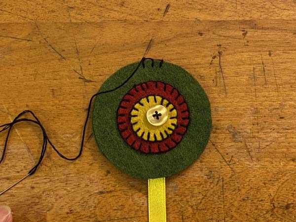 Penny Rug Flower Bookmark 19 Stitch Around