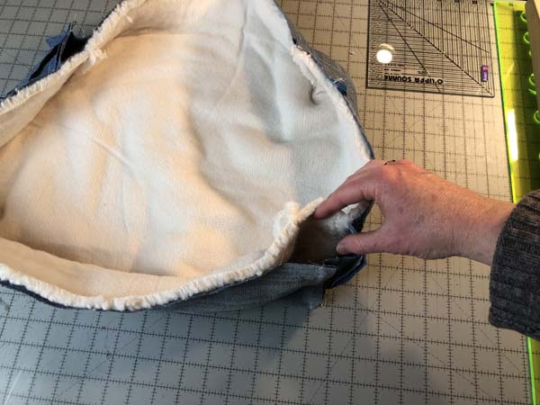 Pet Bed Show Opening for Stuffing