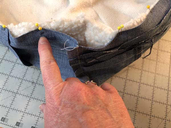 Pet Bed Showing Double Pins