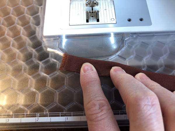 Piping with Pintuck foot 5 Wrap Piping around fabric